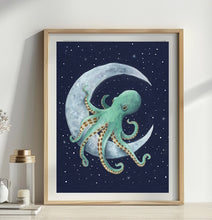 Lade das Bild in den Galerie-Viewer, Kunstdruck Oktopus auf Mond