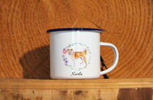 Lade das Bild in den Galerie-Viewer, Personalisierter Emaille-Becher &quot;AKITA INU&quot;, Tasse, Geschenk
