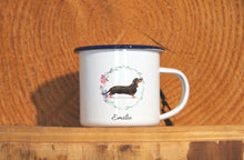 Lade das Bild in den Galerie-Viewer, Personalisierter Emaille-Becher &quot;DACKEL&quot;, Tasse, Geschenk
