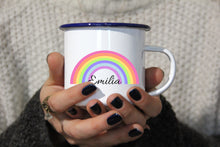 Lade das Bild in den Galerie-Viewer, Personalisierbarer Emaille-Becher &quot;REGENBOGEN&quot;, Tasse, Geschenk
